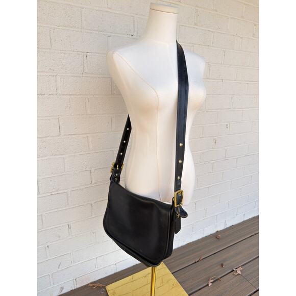 Coach Legacy 9951 Black Glove-Tanned Leather Patricia Messenger w/ Hangtag - Picture 6 of 8